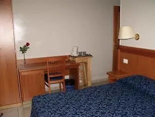 Domus Roxy בית הארחה
